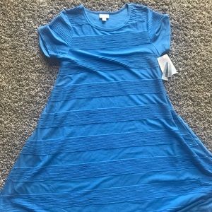LuLaRoe xs ruffle pin tuck Carly